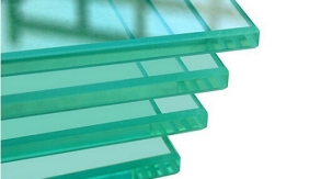 How to properly maintain art glass?